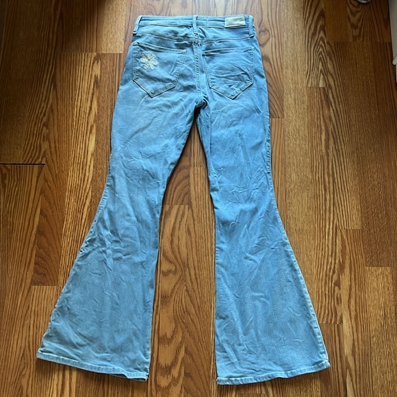 Hollister Floral Bell Bottom Jeans - Picture 3 of 4